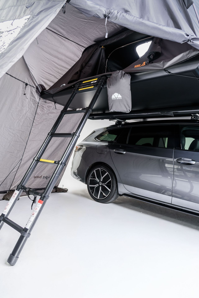 2025_GL_photo_product_lightbase_RS4_StudioB_25094_0845_(setup, interior).webp